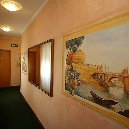 Adriatic Hotel 2*