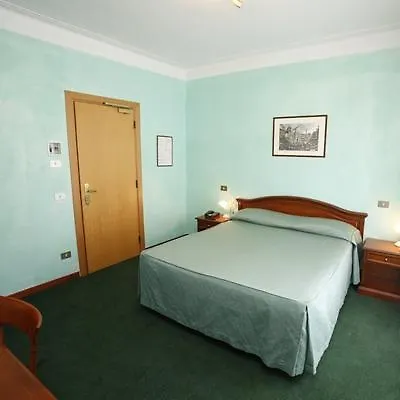 Otel Adriatic 2*