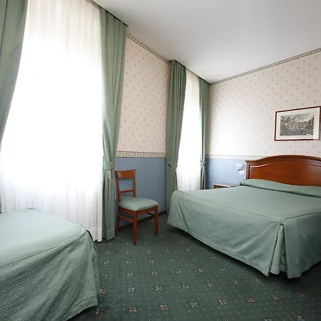Adriatic Otel 2*